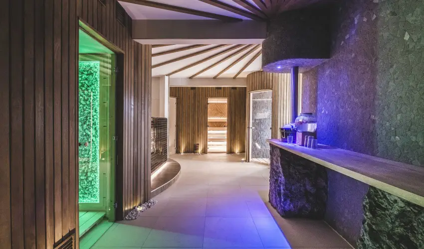 Avar Hotel M�traf�red - Nyugd�jas kedvezm�nyes �rak reggelivel (1 �jt�l)