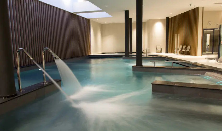 Avar Hotel M�traf�red - Nyugd�jas kedvezm�nyes �rak reggelivel (1 �jt�l)