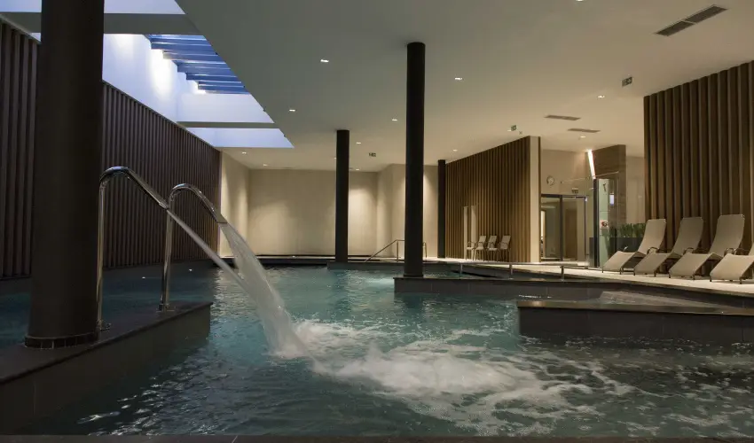 Avar Hotel M�traf�red - Nyugd�jas kedvezm�nyes �rak reggelivel (1 �jt�l)