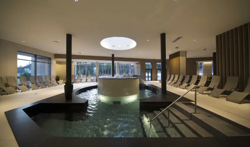 Avar Hotel M�traf�red - Nyugd�jas kedvezm�nyes �rak reggelivel (1 �jt�l)