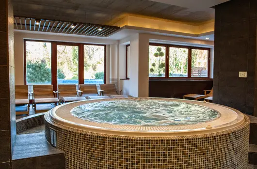 Hotel Bassiana - Kedvezm�nyes aj�nlat f�lpanzi�s ell�t�ssal (min. 2 �j)