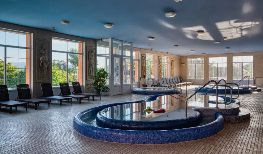 Hotel Bellevue Esztergom - Felh�tlen Esztergomi Pihen�s (min. 2 �j)