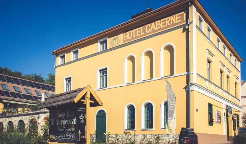 Hotel Cabernet Villnykvesd - Nyugdjas kedvezmnyes rak reggelis elltssal (1 jtl)