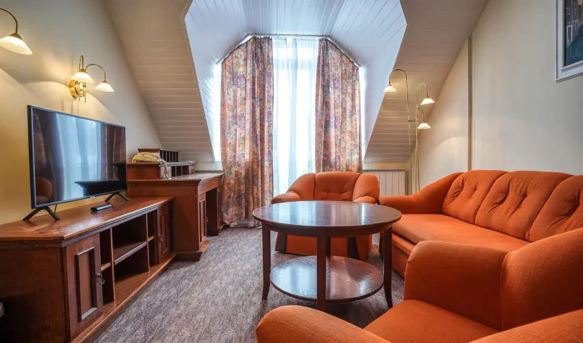 Hotel Erzsbet Hvz - Nyugdjas kedvezmnyes rak reggelivel (1 jtl)