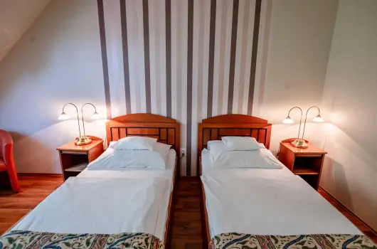 Hotel Erzsbet - Nyugdjas kedvezmnyes rak flpanzis elltssal (1 jtl)