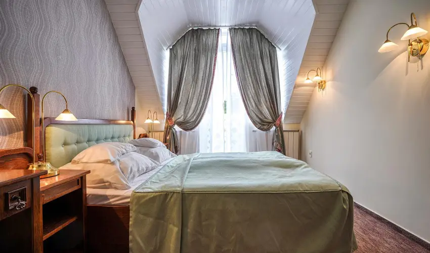 Hotel Erzsbet Hvz - Nyugdjas kedvezmnyes rak reggelivel (1 jtl)