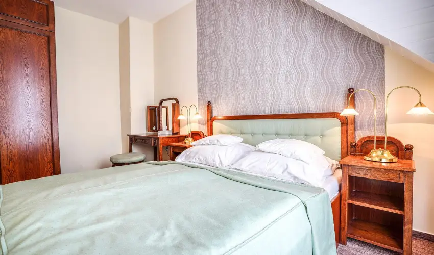 Hotel Erzsbet Hvz - Nyugdjas kedvezmnyes rak reggelivel (1 jtl)