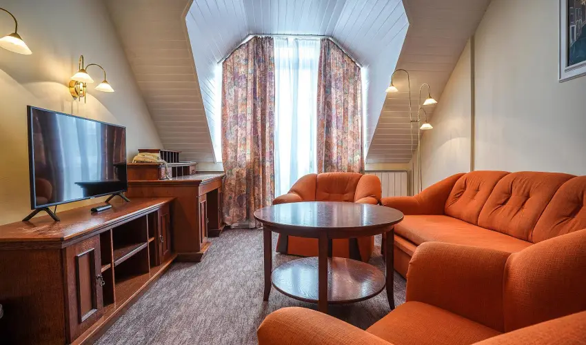 Hotel Erzsbet Hvz - Nyugdjas kedvezmnyes rak reggelivel (1 jtl)