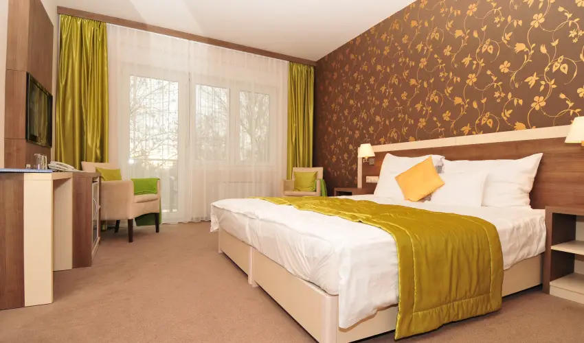 Hotel Eurpa Gunaras Dombvr - Nyugdjas kedvezmnyes rak nelltssal (1 jtl)