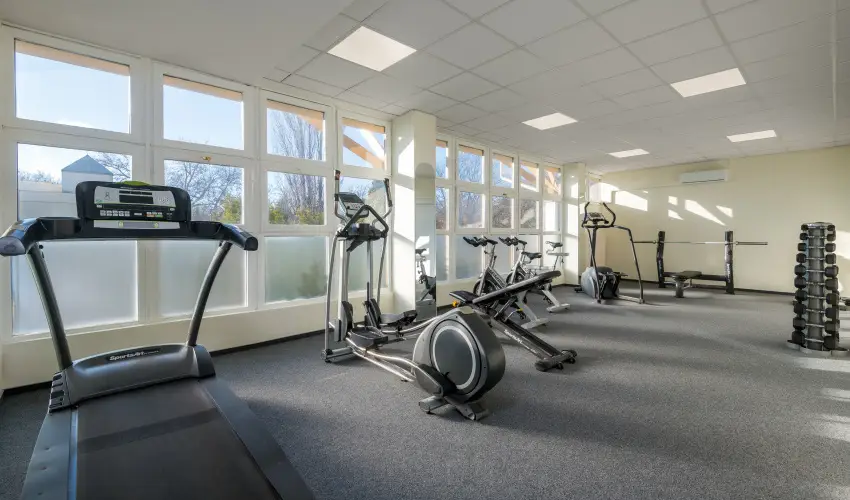 Hunguest Hotel Fl�ra Eger - Legjobb �r f�lpanzi�val, f�rd�bel�p�vel (min. 2 �j)