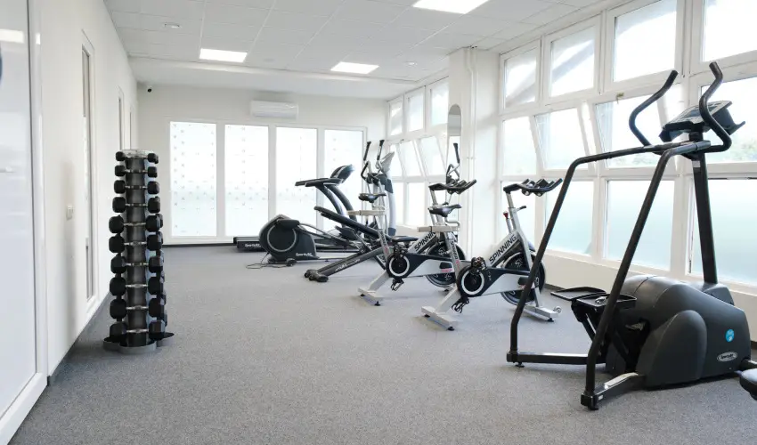 Hunguest Hotel Fl�ra Eger - Legjobb �r f�lpanzi�val, f�rd�bel�p�vel (min. 2 �j)
