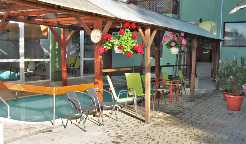 Hajnal Hotel Mez�k�vesd - Nyugd�jas kedvezm�nyes �rak f�lpanzi�s ell�t�ssal (1 �jt�l)