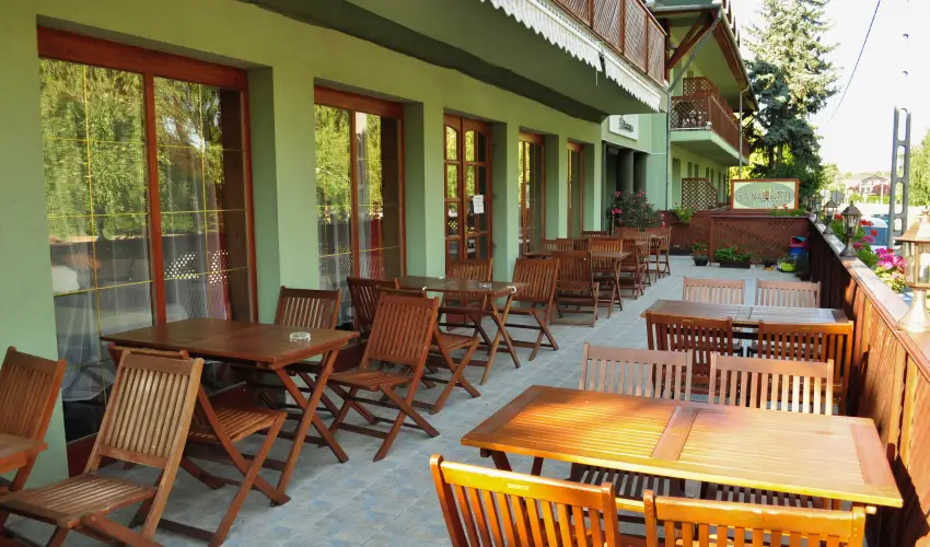 Hajnal Hotel Mez�k�vesd - Nyugd�jas kedvezm�nyes �rak f�lpanzi�s ell�t�ssal (1 �jt�l)