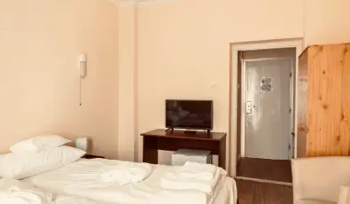 Hajnal Hotel Mez�k�vesd