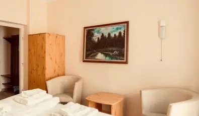 Hajnal Hotel Mez�k�vesd
