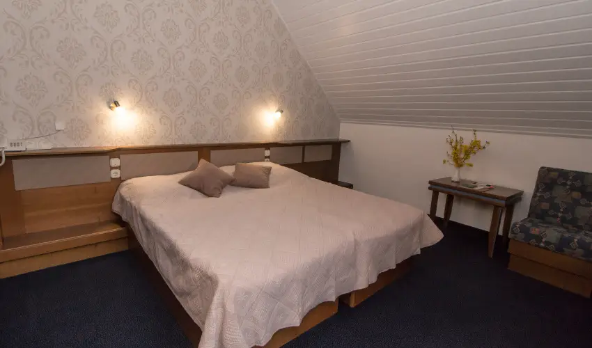 Hasik Hotel D�br�nte - Kedvezm�nyes �r f�lpanzi�val (min. 2 �j)