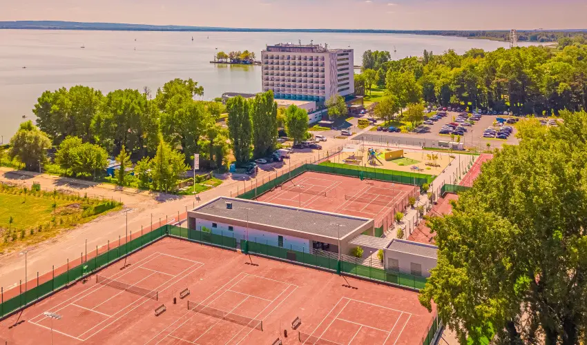 Hotel Helikon Keszthely - Tbbet kevesebbrt (min. 4 j)