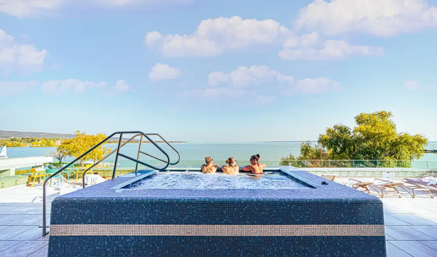 Hotel Helikon Keszthely - Tbbet kevesebbrt (min. 4 j)