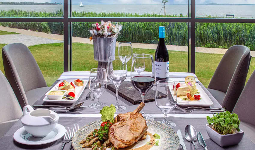 Hotel Helikon Keszthely - Tbbet kevesebbrt (min. 4 j)