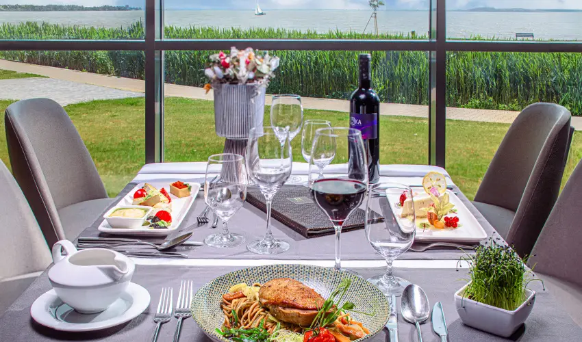 Hotel Helikon Keszthely - Tbbet kevesebbrt (min. 4 j)