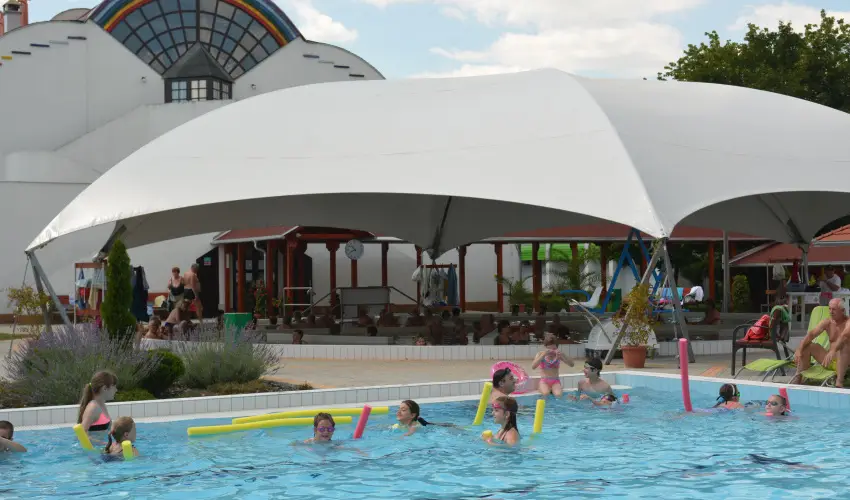 H�forr�s Hotel �s �d�l�park Gyula - Nyugd�jas kedvezm�nyes �rak reggelis ell�t�ssal (1 �jt�l)