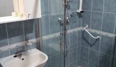 H�forr�s Hotel �s �d�l�park Gyula