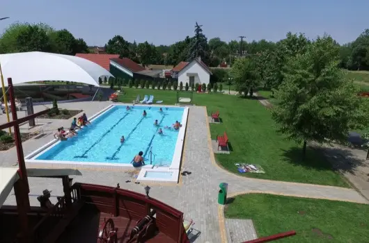 H�forr�s Hotel �s �d�l�park - Nyugd�jas kedvezm�nyes �rak reggelis ell�t�ssal (1 �jt�l)