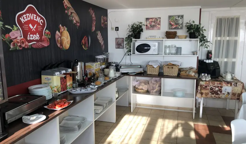 H�forr�s Hotel �s �d�l�park Gyula - Nyugd�jas kedvezm�nyes �rak reggelis ell�t�ssal (1 �jt�l)