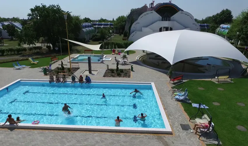 H�forr�s Hotel �s �d�l�park Gyula - Nyugd�jas kedvezm�nyes �rak reggelis ell�t�ssal (1 �jt�l)