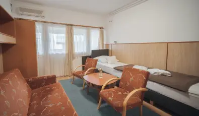 H�forr�s Hotel �s �d�l�park Gyula