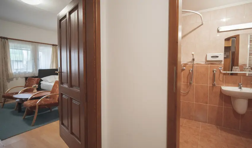 H�forr�s Hotel �s �d�l�park Gyula - Nyugd�jas kedvezm�nyes �rak reggelis ell�t�ssal (1 �jt�l)