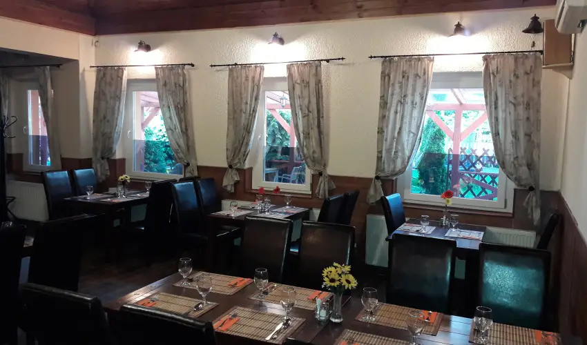 Hotel Hungaria Miskolctapolca Miskolctapolca - Nyugdjas kedvezmnyes rak flpanzis elltssal (min. 2 j)