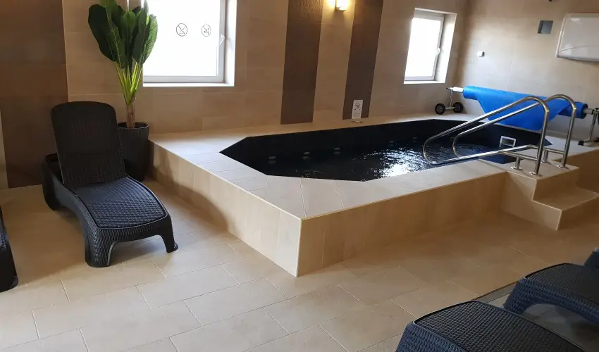 Hotel Hungaria Miskolctapolca Miskolctapolca - Nyugdjas kedvezmnyes rak flpanzis elltssal (min. 2 j)