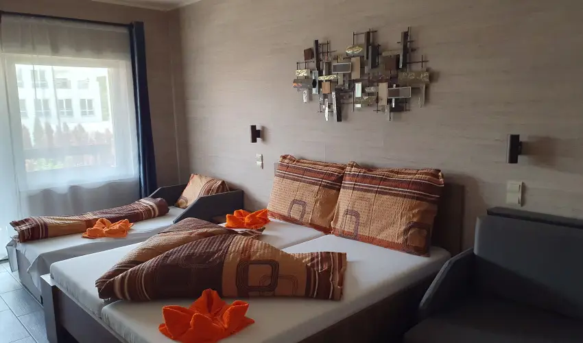 Hotel Hungaria Miskolctapolca Miskolctapolca - Nyugdjas kedvezmnyes rak flpanzis elltssal (min. 2 j)