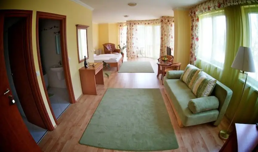 Hotel Jrja Hajdszoboszl - Nyugdjas akci, nem csak nyugdjasoknak (min. 6 j)