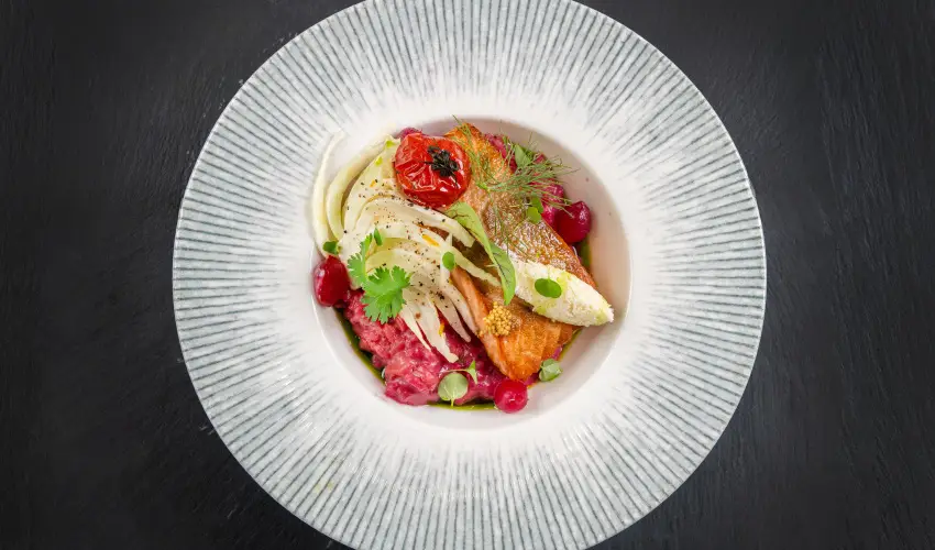 Hotel Kiss Tata - Nyugdjas kedvezmnyes rak reggelis elltssal (1 jtl)