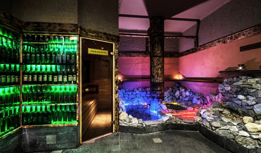 Hotel Korona Wellness, Rendezv�ny & Borhotel Eger Eger - Egri Bikav�r (min. 2 �j)