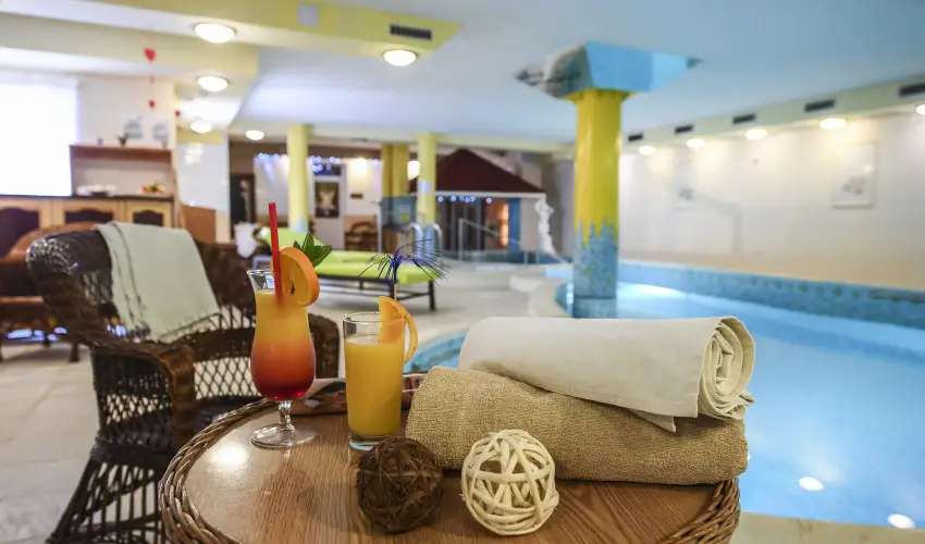 Hotel Korona Wellness, Rendezv�ny & Borhotel Eger Eger - Egri Bikav�r (min. 2 �j)