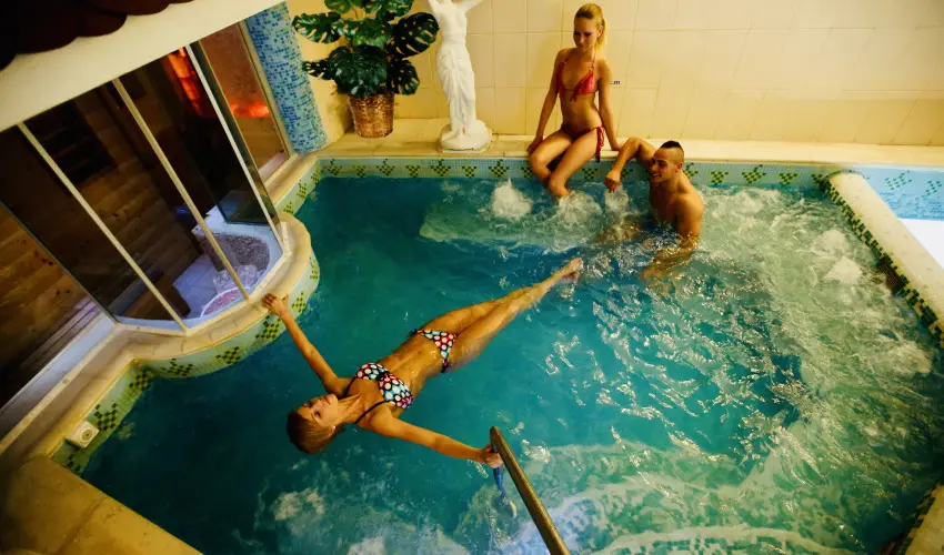 Hotel Korona Wellness, Rendezv�ny & Borhotel Eger Eger - Egri Bikav�r (min. 2 �j)