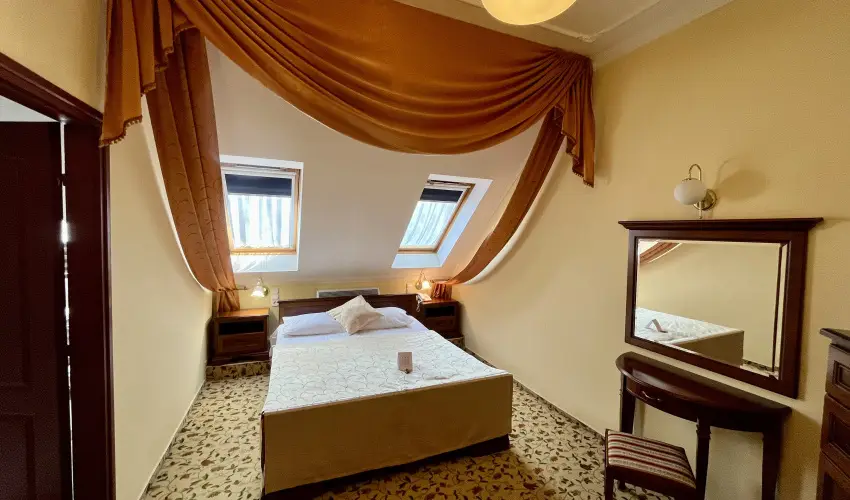 Hotel Korona Wellness, Rendezv�ny & Borhotel Eger Eger - Egri Bikav�r (min. 2 �j)