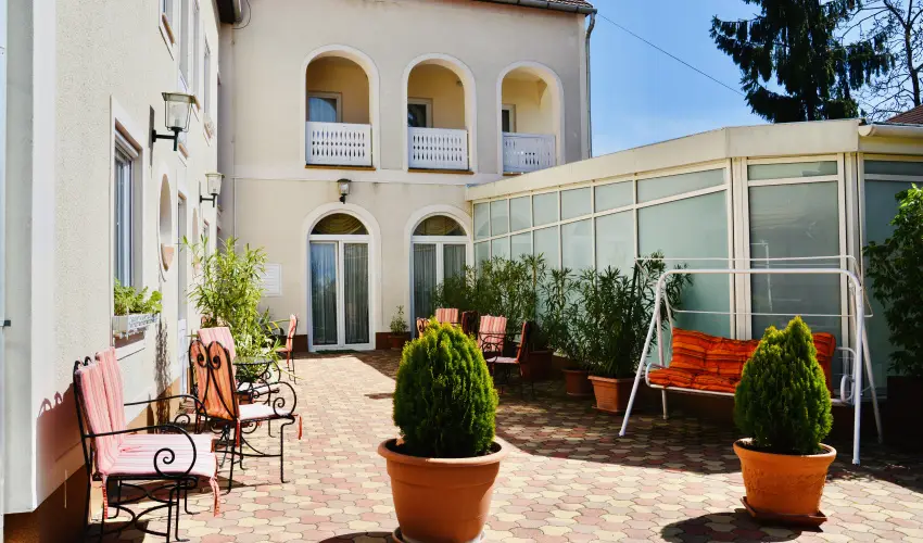 Hotel Korona Wellness, Rendezv�ny & Borhotel Eger Eger - Egri Bikav�r (min. 2 �j)