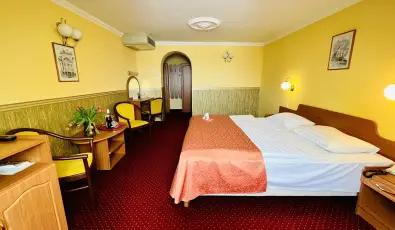 Hotel Korona Wellness, Rendezv�ny & Borhotel Eger Eger