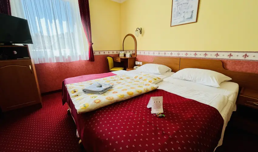 Hotel Korona Wellness, Rendezv�ny & Borhotel Eger Eger - Egri Bikav�r (min. 2 �j)