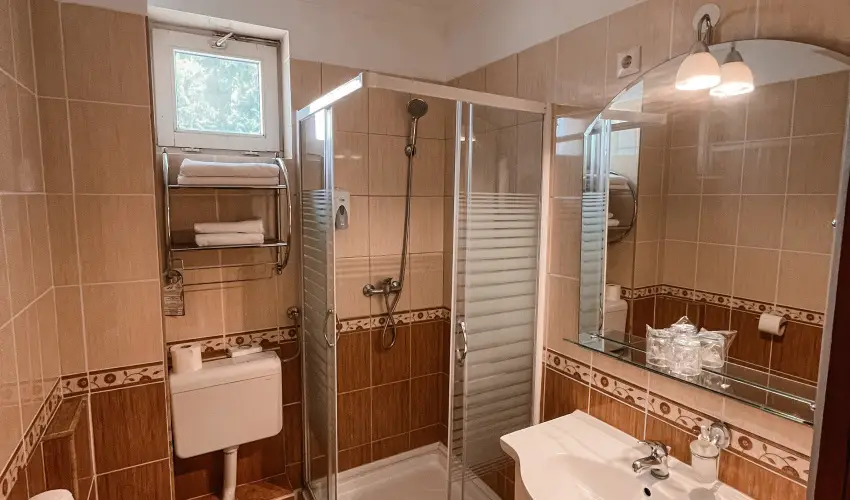 Hotel Korona Wellness, Rendezv�ny & Borhotel Eger Eger - Egri Bikav�r (min. 2 �j)