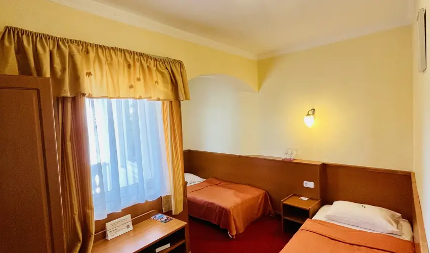 Hotel Korona Wellness, Rendezv�ny & Borhotel Eger Eger - Egri Bikav�r (min. 2 �j)