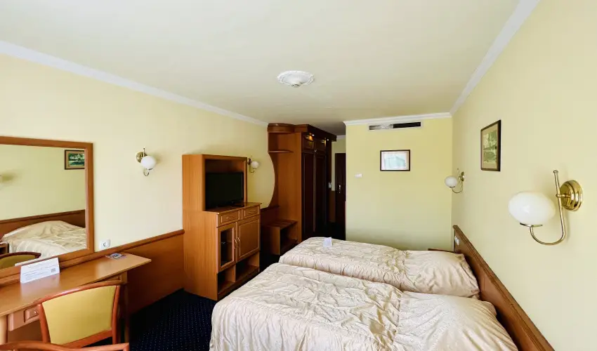 Hotel Korona Wellness, Rendezv�ny & Borhotel Eger Eger - Egri Bikav�r (min. 2 �j)