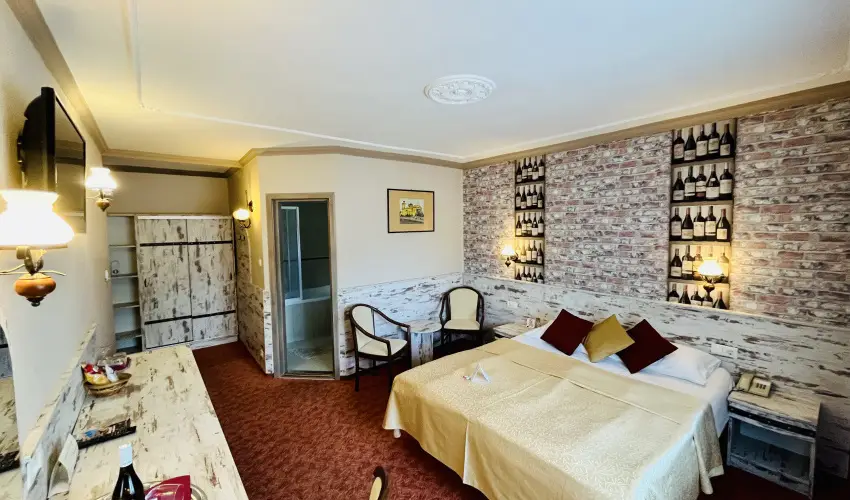 Hotel Korona Wellness, Rendezv�ny & Borhotel Eger Eger - Egri Bikav�r (min. 2 �j)