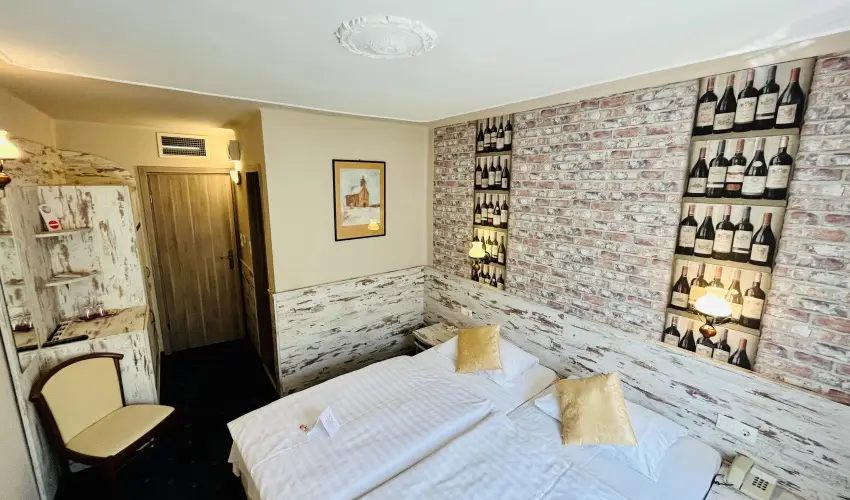 Hotel Korona Wellness, Rendezv�ny & Borhotel Eger Eger - Egri Bikav�r (min. 2 �j)