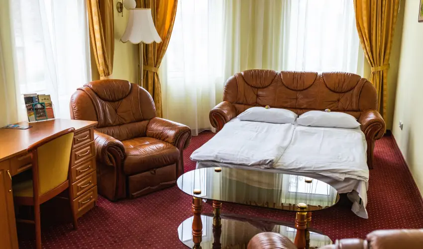 Hotel Korona Wellness, Rendezv�ny & Borhotel Eger Eger - Egri Bikav�r (min. 2 �j)