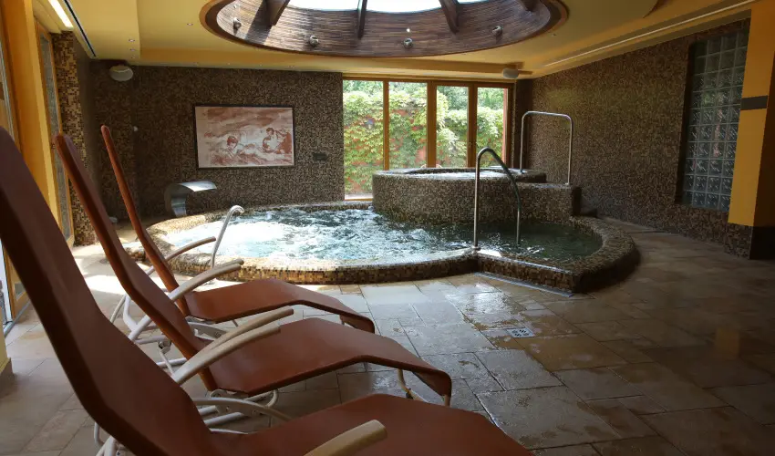 Hotel Laroba Alsrs - Szenior balatoni pihens nyugdjas igazolvnnyal! (min. 2 j)